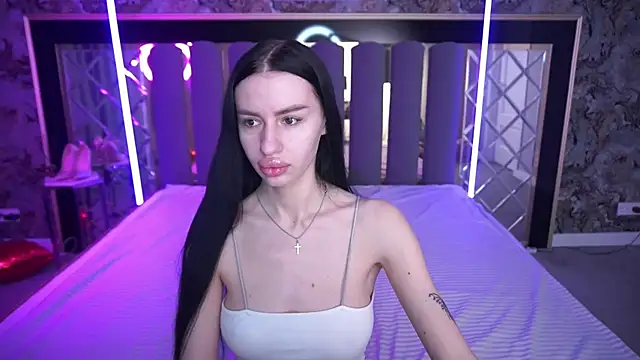 Snow WhiteeeX online show from 5, 4, 2026