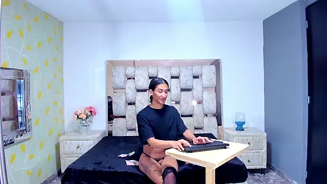 SofiaNaugthyxTS online show from 22, 9, 2025