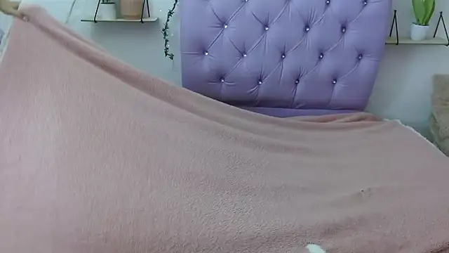 Freyja 01 online show from 21, 9, 2025