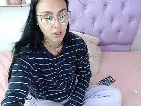 Freyja 01 online show from 5, 10, 2025