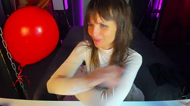 Snapshot of Elizabe_th chatting on 14, 2, 2025 Elizabe th online show from 14, 2, 2025