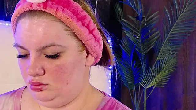 MelanieBrownn online show from 15, 4, 2026