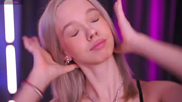  AlinaBailey online show from 8, 4, 2026