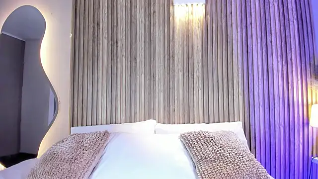 HannaPaola online show from 6, 4, 2026