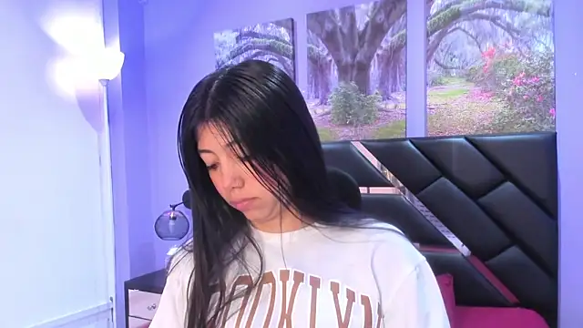 KimberlyVillaLobos online show from 24, 11, 2025