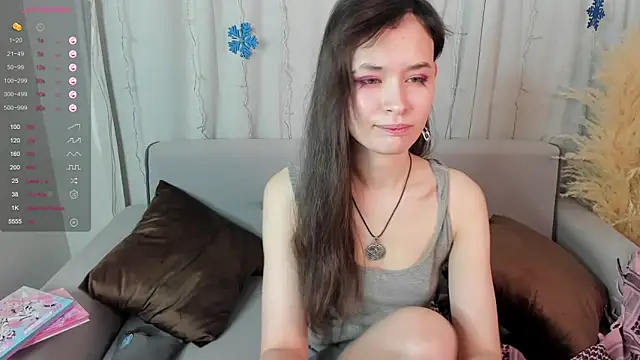 Emily Strikeee online show from 24, 12, 2024