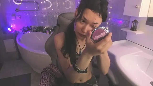 Emily Strikeee online show from 15, 1, 2025