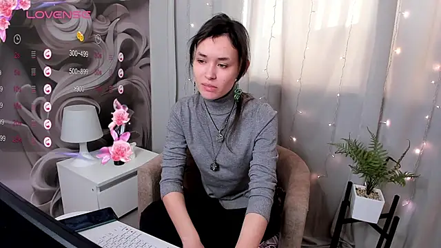 Emily Strikeee online show from 5, 2, 2025