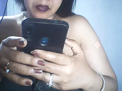 Snapshot of layanah12 chatting on 4, 7, 2026 layanah12 online show from 4, 7, 2026