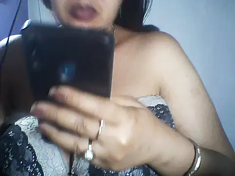 Snapshot of layanah12 chatting on 15, 7, 2026 layanah12 online show from 15, 7, 2026