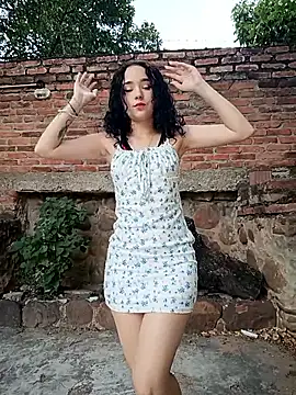 sweet outdoor charm online show from 27, 11, 2025