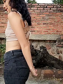 sweet outdoor charm online show from 25, 2, 2026