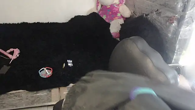 skinny sweet2411 online show from 4, 12, 2025