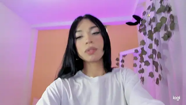 Snapshot of AndreaSweet_ chatting on 5, 2, 2025 AndreaSweet online show from 5, 2, 2025