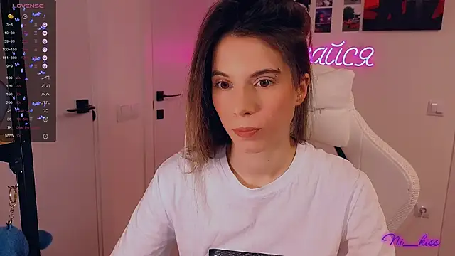 Snapshot of _ni_kiss chatting on 22, 11, 2025 ni kiss online show from 22, 11, 2025