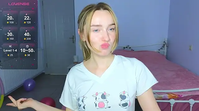 Snapshot of Wild_Sophie_ chatting on 30, 11, 2025 Wild Sophie online show from 30, 11, 2025