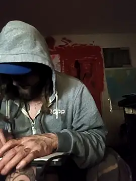 Snapshot of Ozomitro chatting on 22, 11, 2025 Ozomitro online show from 22, 11, 2025