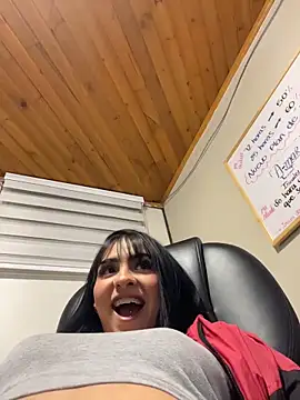 Hilary pinkk online show from 5, 2, 2026