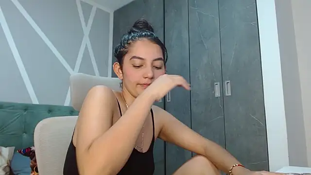 Snapshot of camil_blue chatting on 16, 1, 2025 camil blue online show from 16, 1, 2025