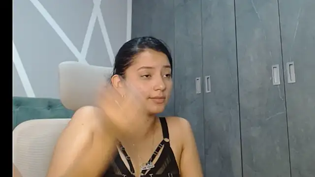 Snapshot of camil_blue chatting on 25, 1, 2025 camil blue online show from 25, 1, 2025