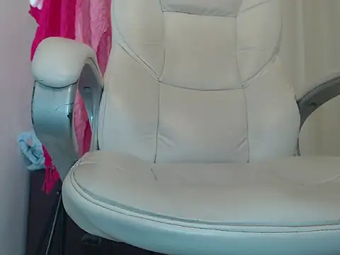 Abby Halliwey online show from 3, 3, 2025