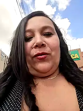 sara pineros online show from 28, 1, 2025