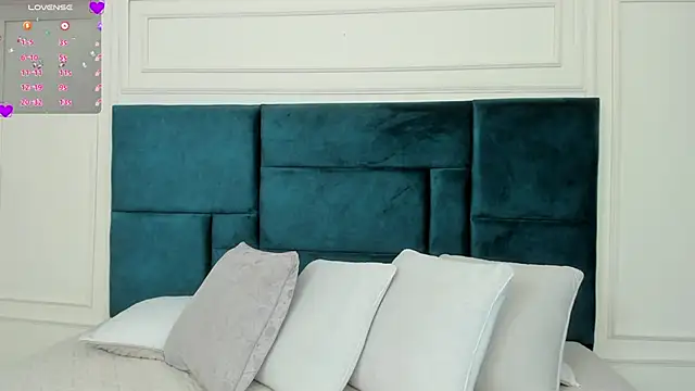 Charlotte Mayer online show from 1, 2, 2025