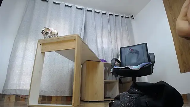 Snapshot of Kathleen_Rodriguez chatting on 15, 10, 2025 Kathleen Rodriguez online show from 15, 10, 2025