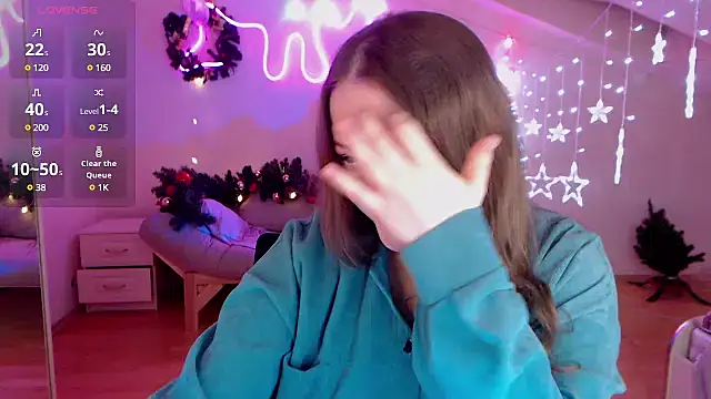 Snapshot of LizzyShine chatting on 24, 12, 2024 LizzyShine online show from 24, 12, 2024