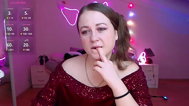 Snapshot of LizzyShine chatting on 10, 1, 2025 LizzyShine online show from 10, 1, 2025
