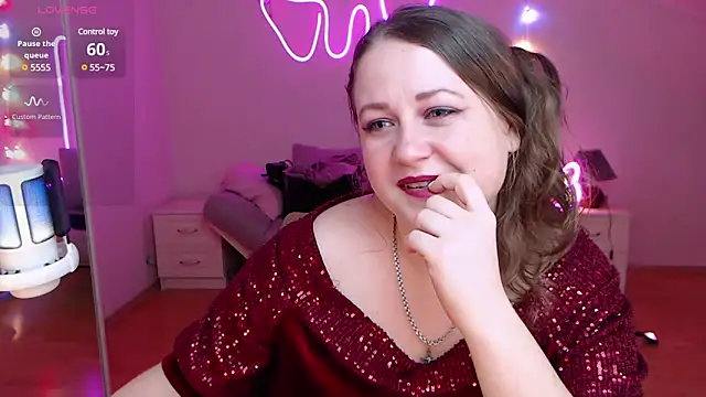Snapshot of LizzyShine chatting on 10, 1, 2025 LizzyShine online show from 10, 1, 2025