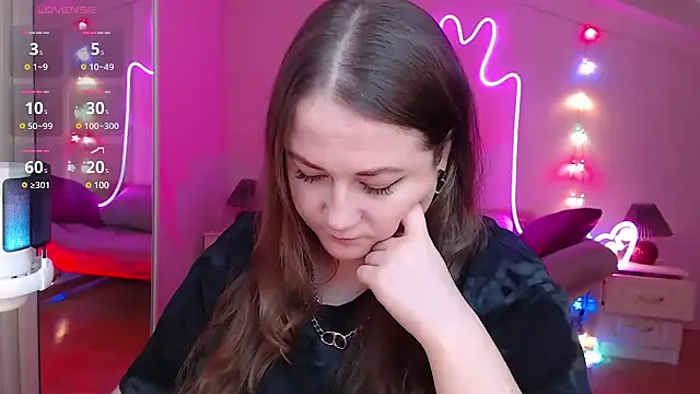 Snapshot of LizzyShine chatting on 27, 1, 2025 LizzyShine online show from 27, 1, 2025