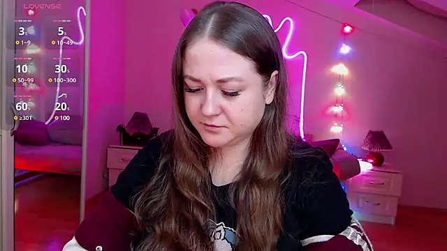 Snapshot of LizzyShine chatting on 6, 2, 2025 LizzyShine online show from 6, 2, 2025
