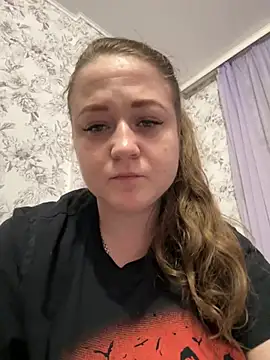Snapshot of LizzyShine chatting on 11, 3, 2025 LizzyShine online show from 11, 3, 2025