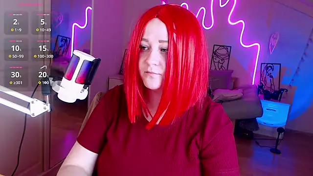 Snapshot of LizzyShine chatting on 12, 9, 2025 LizzyShine online show from 12, 9, 2025