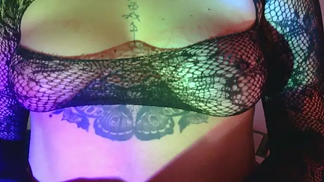 Miss oliviaa online show from 15, 3, 2025