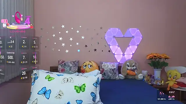 Snapshot of _Loves_ chatting on 27, 9, 2025 Loves online show from 27, 9, 2025