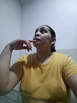 MirandaSoto online show from 5, 3, 2026