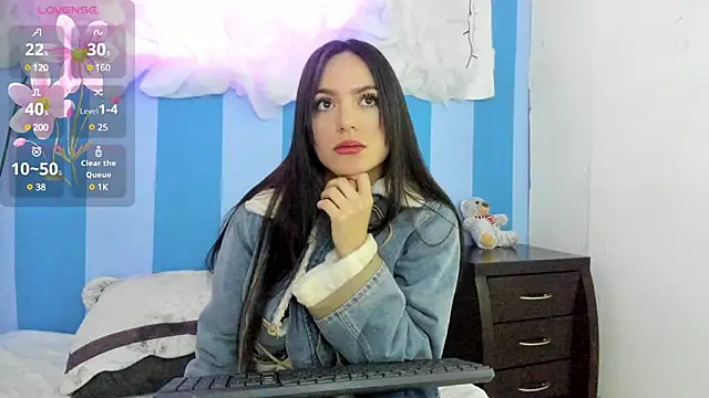 Snapshot of britny_clouds chatting on 14, 1, 2025 britny clouds online show from 14, 1, 2025