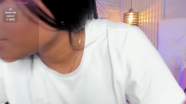 nicole  parker1 online show from 11, 3, 2025