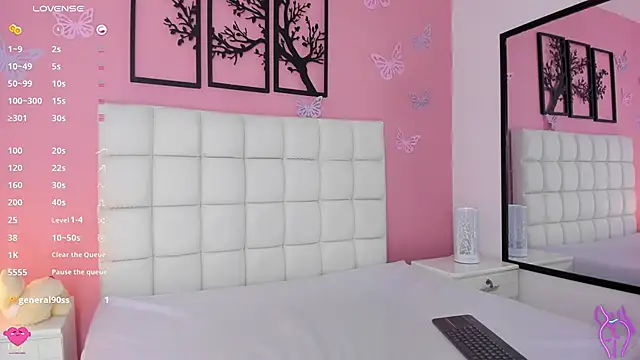 Snapshot of RenataJhonson_ chatting on 8, 3, 2025 RenataJhonson online show from 8, 3, 2025