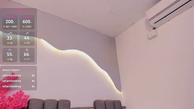 Snapshot of RenataJhonson_ chatting on 4, 12, 2025 RenataJhonson online show from 4, 12, 2025