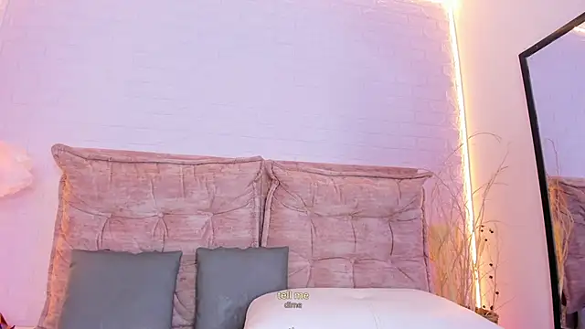 Snapshot of RenataJhonson_ chatting on 10, 6, 2026 RenataJhonson online show from 10, 6, 2026