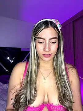 Snapshot of Issabela_G1 chatting on 2, 12, 2024 Issabela G1 online show from 2, 12, 2024