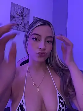 Snapshot of Issabela_G1 chatting on 18, 5, 2026 Issabela G1 online show from 18, 5, 2026