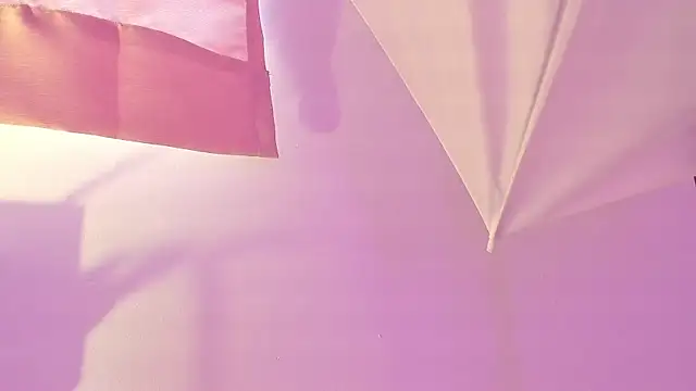 Snapshot of Bella__sweet chatting on 18, 12, 2024 Bella sweet online show from 18, 12, 2024