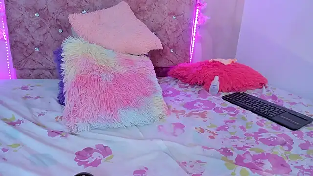 Snapshot of Bella__sweet chatting on 29, 1, 2025 Bella sweet online show from 29, 1, 2025