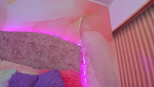 Snapshot of Bella__sweet chatting on 21, 2, 2025 Bella sweet online show from 21, 2, 2025