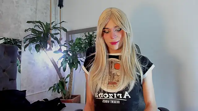 Snapshot of pixy_20 chatting on 13, 1, 2025 pixy 20 online show from 13, 1, 2025