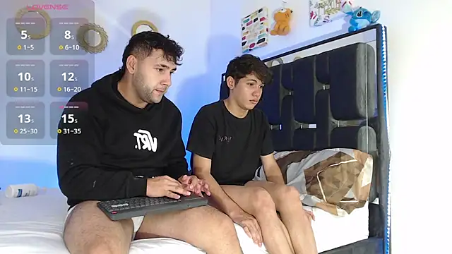 Snapshot of Valerio_22 chatting on 1, 12, 2025 Valerio 22 online show from 1, 12, 2025